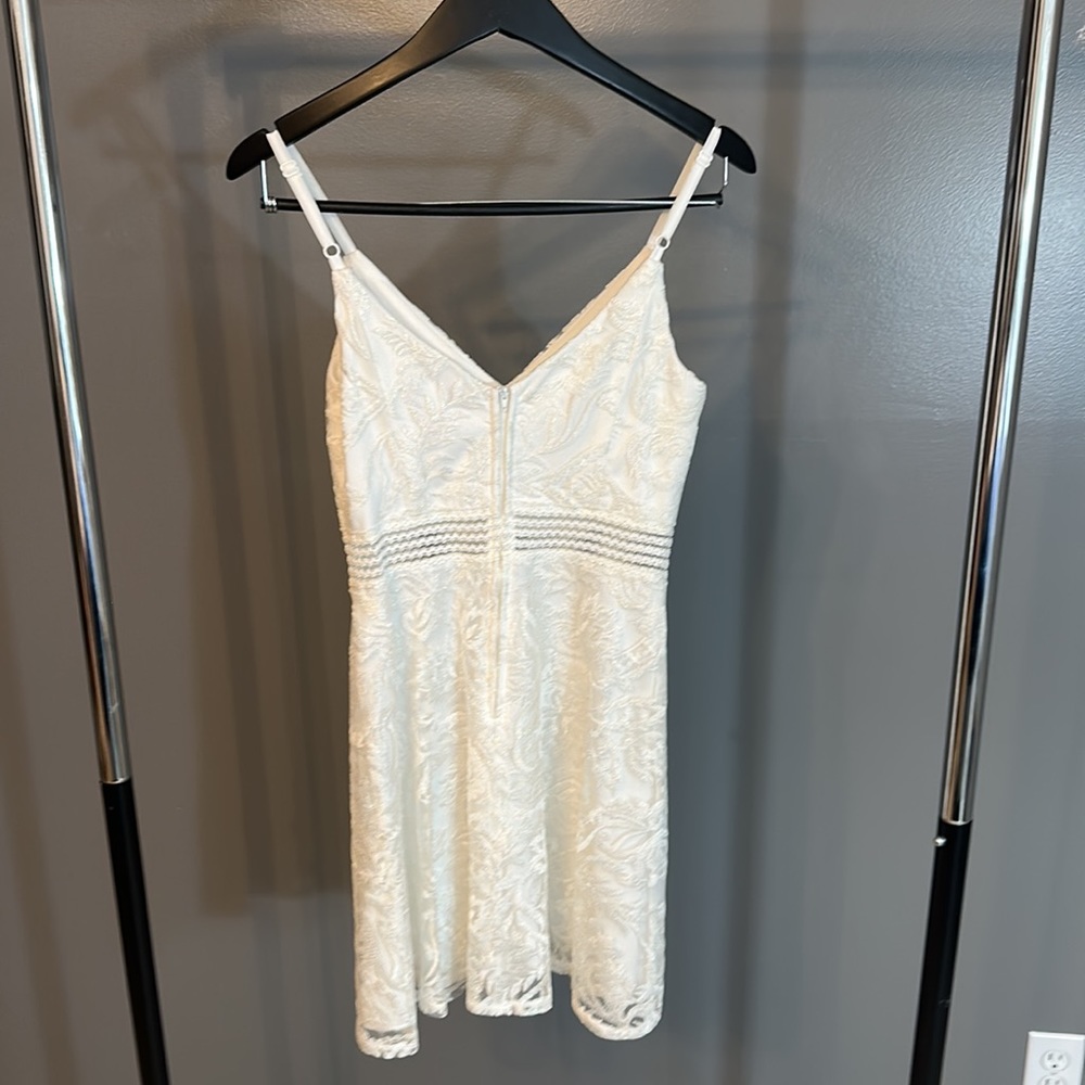 Xtraordinary white lace mini dress size 3 - Picture 3 of 3